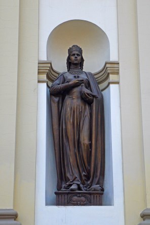 키이우의 성녀 올가_photo by Posterrr_on the facade of the Cathedral of the Resurrection of Christ in Ivano-Frankivsk_Ukraine.jpg
